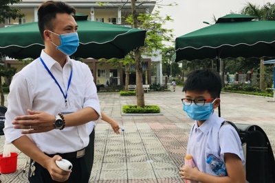 Hà Nội: Giáo viên bắt buộc đeo khẩu trang