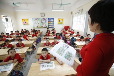 Chùm ảnh: Học sinh tiểu học, mầm non quận Thanh Xuân háo hức trở lại trường