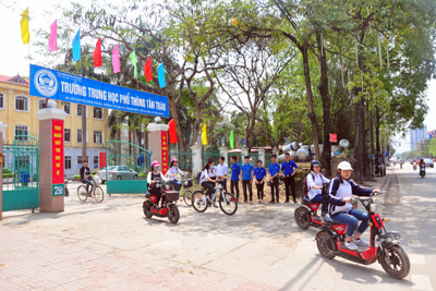 Quận Hoàn Kiếm: Cảnh báo về đối tượng nghi có hành vi xấu trước cổng trường học
