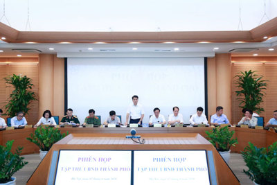 Tập thể UBND TP Hà Nội xem xét 9 nội dung chuẩn bị trình HĐND Thành phố