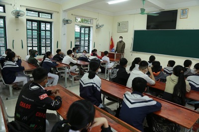 Nghệ An - Hà Tĩnh: Thực hiện nghiêm công tác phòng chống dịch cho học sinh đến trường
