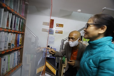 [Ảnh] Cây ATM sách miễn phí đầu tiên xuất hiện tại Hà Nội