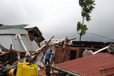 Một người chết, gần 7.800 nhà dân hư hỏng do mưa lớn, dông lốc