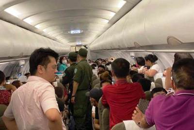 Hành khách tranh chỗ, chuyến bay của Vietnam Airlines bị chậm 1 giờ đồng hồ
