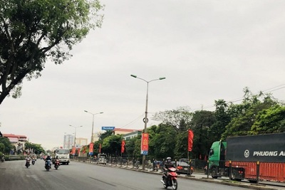 [Ảnh] Hà Nội rực rỡ cờ hoa kỷ niệm 45 năm Ngày Giải phóng miền Nam, thống nhất đất nước
