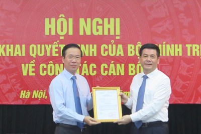 Đồng chí Nguyễn Hồng Diên giữ chức vụ Phó Trưởng Ban Tuyên giáo Trung ương