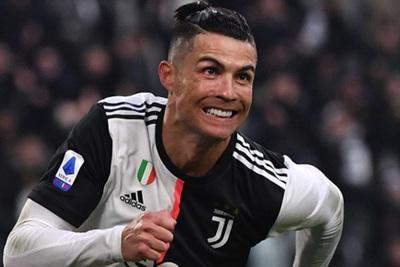 C.Ronaldo với kỷ lục 1.002 trận, 725 bàn thắng và 260 pha kiến tạo