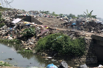 Xử lý rác thải nông thôn tại Hà Nội: Nhanh chóng cải tiến công nghệ