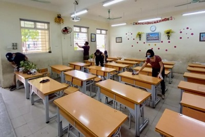 Quận Long Biên: Bảo đảm các điều kiện an toàn ngày đầu học sinh các khối đến trường