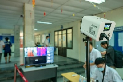 Dahua tài trợ máy đo thân nhiệt hồng ngoại cho 2 trường đại học