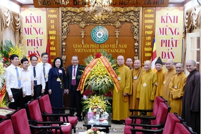 Phó Thủ tướng Thường trực Chính phủ Trương Hòa Bình chúc mừng Giáo hội Phật giáo Việt Nam