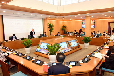 Lãnh đạo Thành phố Hà Nội đối thoại, cùng doanh nghiệp tháo gỡ khó khăn