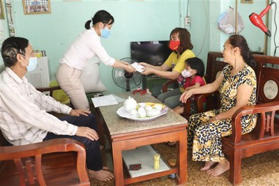 Huyện Gia Lâm: Gần 11.000 người được chi trả hỗ trợ
