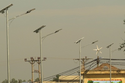 Người dân Phú Xuyên thụ hưởng điện chiếu sáng từ năng lượng mặt trời