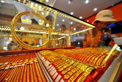 Giá vàng vọt tăng, vàng nhẫn tăng đến nửa triệu đồng/lượng