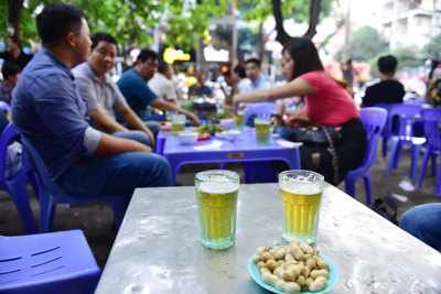Dự thảo Luật Phòng chống tác hại rượu, bia: Những quy định “thụt lùi”