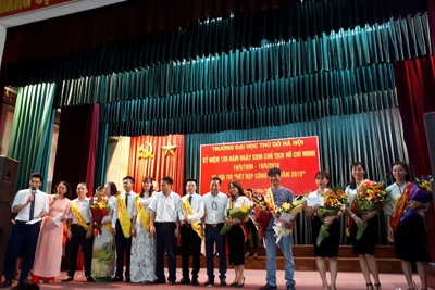 Trường Đại học Thủ đô Hà Nội: Kỷ niệm 128 năm ngày sinh nhật Bác và Thi nét đẹp công sở