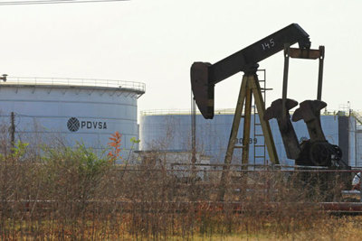 Giá dầu tăng mạnh nhờ OPEC và lệnh trừng phạt của Mỹ lên Iran, Venezuela