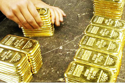 Giá vàng thế giới vọt tăng phiên sáng nay, vàng SJC vẫn diễn biến khó lường