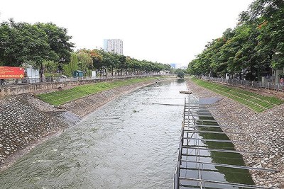 Hà Nội làm rõ việc xả nước từ Hồ Tây ra sông Tô Lịch