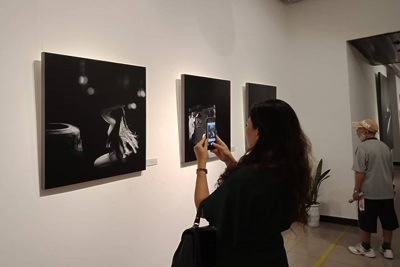 Triển lãm ảnh nude đầu tiên ở Hà Nội: Công chúng muốn cởi vòng kim cô cho nghệ thuật