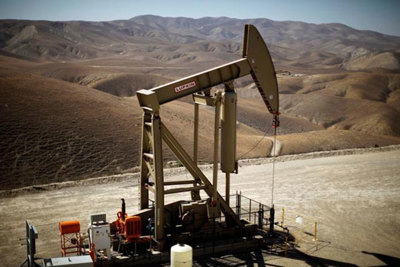 Giá dầu thế giới chứng kiến tuần leo dốc đầu tiên trong gần 1 tháng