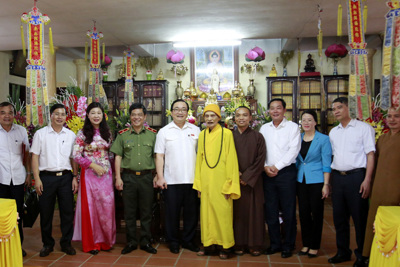 Bí thư Thành ủy Hoàng Trung Hải thăm, chúc mừng Đại lão Hòa thượng Thích Phổ Tuệ