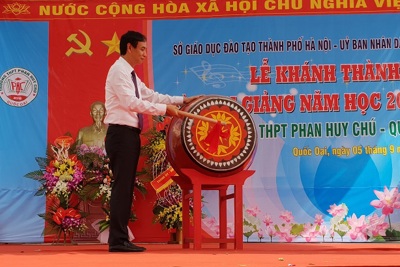 Phó Bí thư Thành ủy Đào Đức Toàn dự lễ khánh thành trường Phan Huy Chú