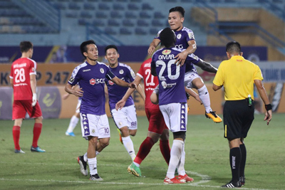 Quang Hải rực sáng, Hà Nội FC ngược dòng ấn tượng trước Viettel