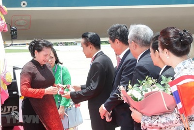 Chủ tịch Quốc hội đến Thái Lan bắt đầu tham dự Đại hội đồng AIPA 40