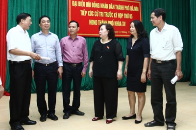 Chủ tịch HĐND TP Hà Nội Nguyễn Thị Bích Ngọc tiếp xúc cử tri tại quận Hà Đông