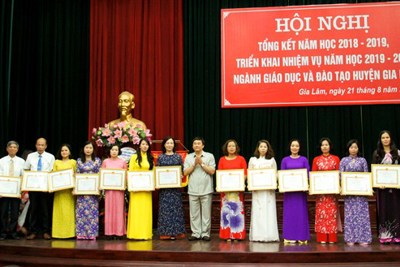 Huyện Gia Lâm tổng kết và triển khai nhiệm vụ năm học mới