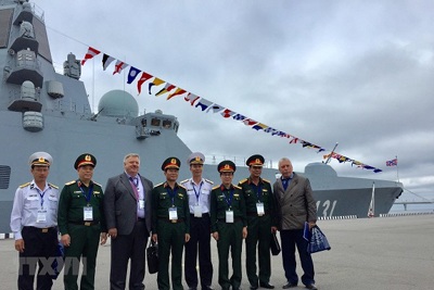 Đoàn Việt Nam tham dự Triển lãm Hải quân Quốc tế IMDS-2019