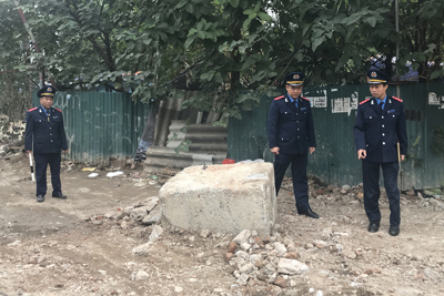 Hà Nội: Đóng cửa bãi xe không phép tại số 52 Phạm Hùng
