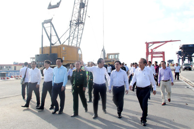 Đầu năm mới, Phó Thủ tướng Trương Hòa Bình thăm Cảng quốc tế Long An