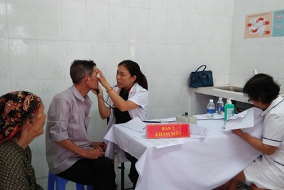 Huyện Ứng Hòa: Khám bệnh, cấp thuốc miễn phí cho 232 đối tượng chính sách