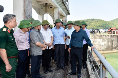 Phó Thủ tướng Trịnh Đình Dũng: Chủ động ứng phó hiệu quả với bão số 6
