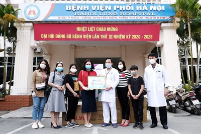 Báo Kinh tế & Đô thị chung tay ủng hộ Bệnh viện Phổi Hà Nội và TTYT quận Hà Đông chống dịch Covid-19