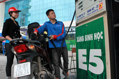 Kiểm soát khí thải xe ô tô, xe máy tại Hà Nội: Thiếu giải pháp, yếu thực thi