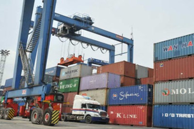 Xử lý các cá nhân để 213 container quá cảnh nhưng không xuất cảnh