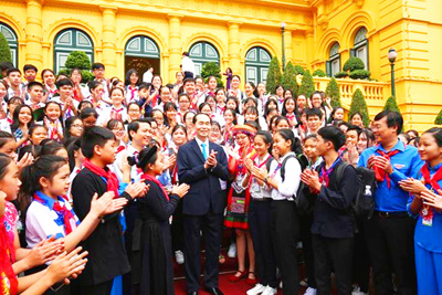 Chủ tịch nước Trần Đại Quang gặp mặt 200 chỉ huy Đội giỏi toàn quốc