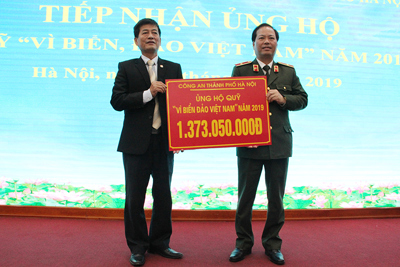 Công an TP ủng hộ Quỹ “Vì biển, đảo Việt Nam” hơn 1,3 tỷ đồng