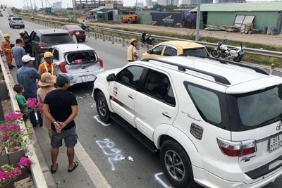 Tai nạn liên hoàn giữa 9 ô tô, cao tốc TP Hồ Chí Minh - Long Thành - Dầu Giây tê liệt