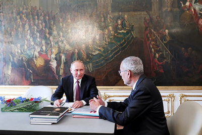Tổng thống Putin kêu gọi EU dỡ bỏ lệnh trừng phạt