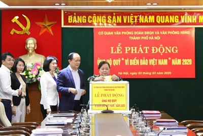 Cơ quan Văn phòng Đoàn đại biểu Quốc hội và Văn phòng HĐND TP Hà Nội ủng hộ Quỹ  “Vì biển, đảo Việt Nam”
