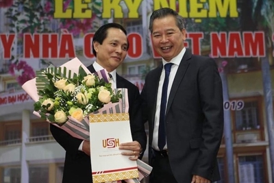 PGS.TS Nguyễn Quang Liệu làm Hiệu trưởng trường THPT chuyên Khoa học Xã hội và Nhân văn