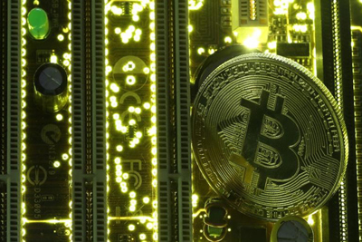Bitcoin vượt mốc 16.000 USD, tăng nguy cơ nổ bong bóng