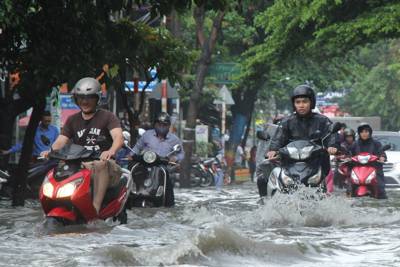 Triều cường đạt đỉnh, nhiều khu vực ở TP Hồ Chí Minh có thể ngập nặng