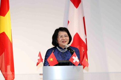 Phó Chủ tịch nước gặp gỡ sinh viên, trí thức người Việt tại ﻿Thụy Sĩ