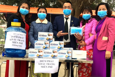 Hà Đông: Hàng chục nghìn khẩu trang được phát miễn phí giúp người dân chống dịch nCoV